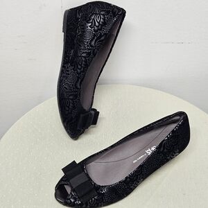 SAS Womens AVA Peep Toe Wedge Pumps Size 9.5 Black Floral